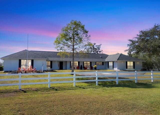 Property at 2005 21st St W, Palmetto, FL 34221, 4 beds, 3 baths