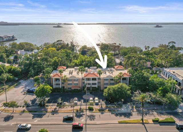 Property at 950 Broadway #103, Dunedin, FL 34698, 2 beds, 2 baths