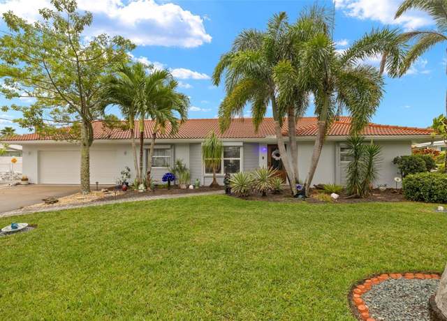 Property at 1028 Edgemere Dr, Fort Myers, FL 33919, 2 beds, 2 baths
