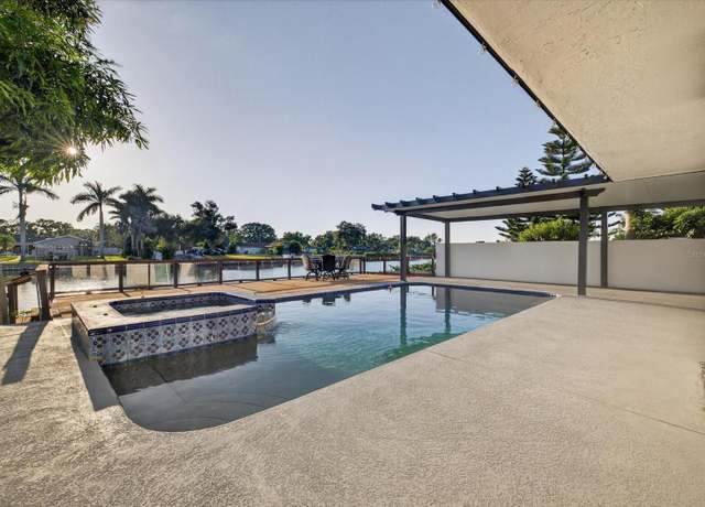 Property at 1923 Seagull Dr, Clearwater, FL 33764, 5 beds, 3 baths
