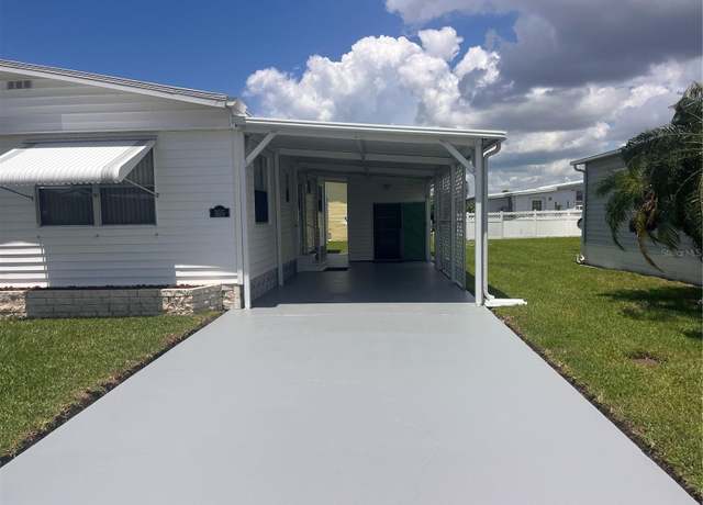 Property at 305 52nd Avenue Plz E, Bradenton, FL 34203, 2 beds, 2 baths