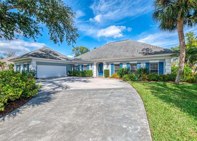 Property at 17 Dominica Dr, Englewood, FL 34223, 3 beds, 3 baths