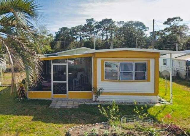 Property at 39206 Hillcrest Dr, Zephyrhills, FL 33542, 2 beds, 1 bath