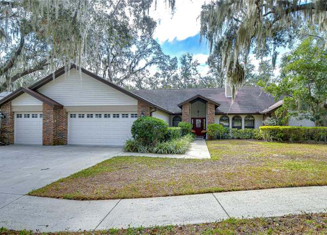 Property at 807 Belle Timbre Ave, Brandon, FL 33511, 4 beds, 3 baths