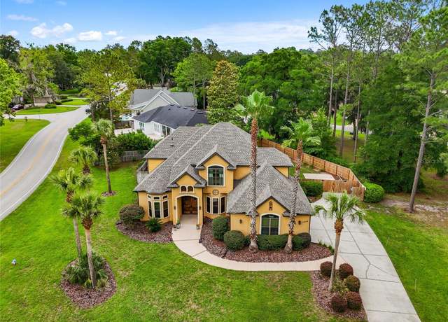 Property at 11049 Creek Dr, Alachua, FL 32615, 4 beds, 2.5 baths