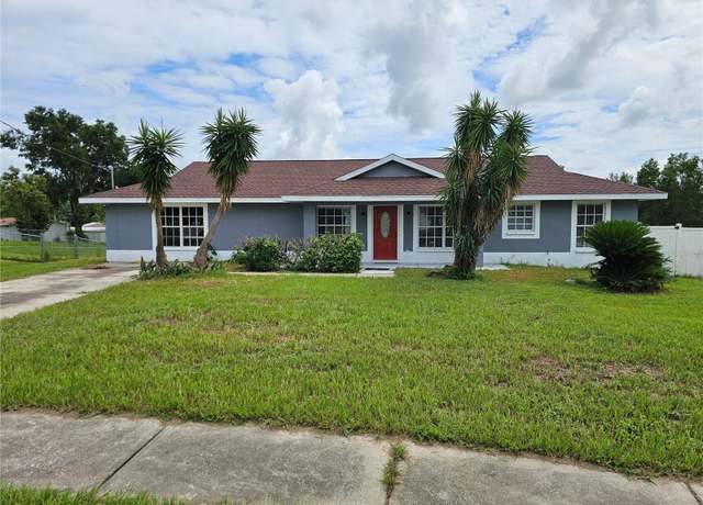 Property at 36131 Pine Bluff Loop, Dade City, FL 33525, 5 beds, 2 baths