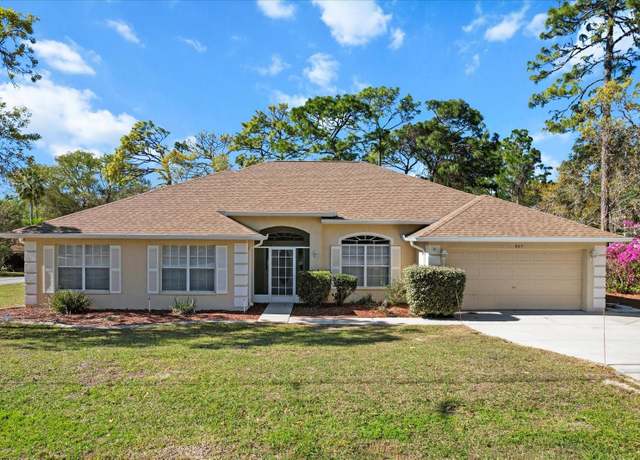 Property at 207 Linder Dr, Homosassa, FL 34446, 4 beds, 3 baths