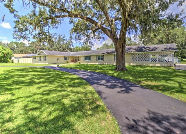 Property at 2313 SE 7th St, Ocala, FL 34471, 4 beds, 4.5 baths