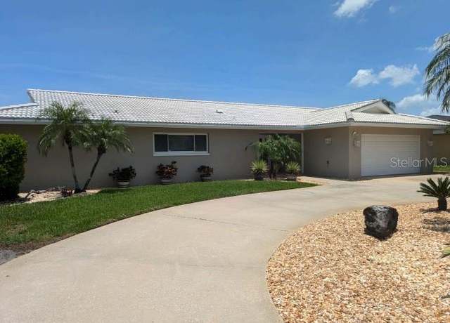 Property at 212 Poinciana Ln, Largo, FL 33770, 4 beds, 3 baths