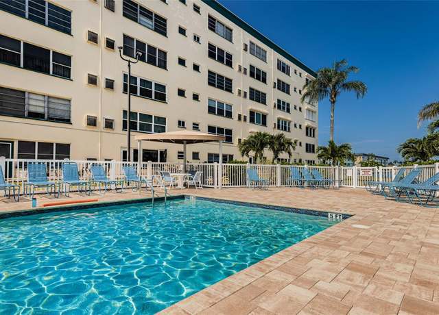 Property at 2850 59th St S #204, Gulfport, FL 33707, 1 bed, 1 bath