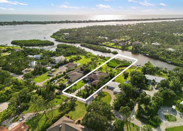 Property at 1415 Bayshore Dr, Englewood, FL 34223, 3 beds, 2.5 baths