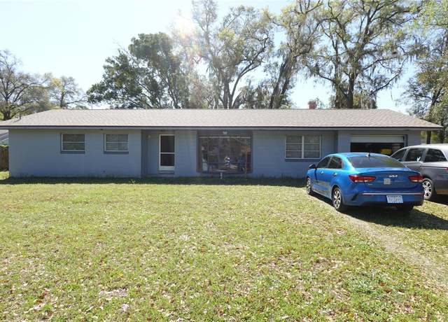 Property at 4920 NE 8th St, Ocala, FL 34470, 4 beds, 2.5 baths