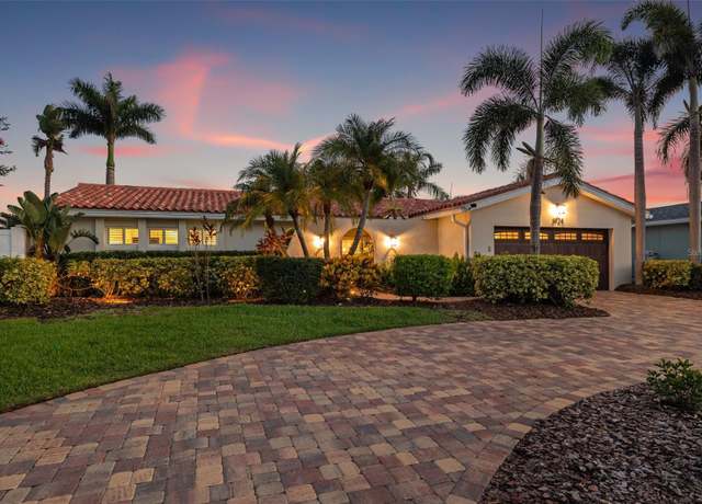 Property at 1424 47th Ave NE, St Petersburg, FL 33703, 3 beds, 2 baths
