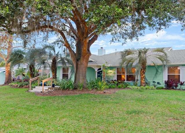 Property at 2 Walnut Ct, Ormond Beach, FL 32174, 4 beds, 3 baths