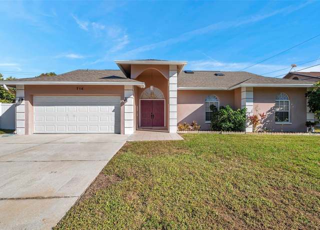Property at 714 Charlotte Ave, Tarpon Springs, FL 34689, 4 beds, 2 baths
