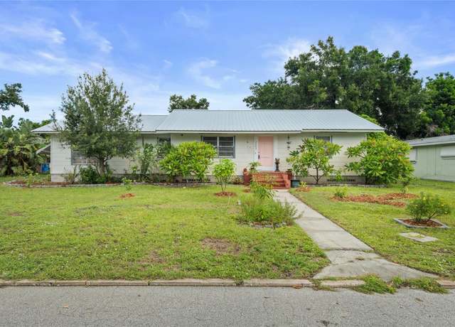 Property at 2302 8th Ave W, Bradenton, FL 34205, 3 beds, 1 bath