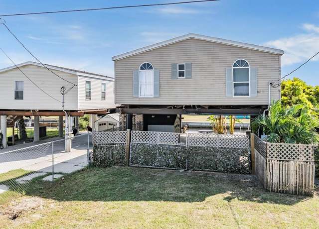 Property at 6834 Osprey Ln, Hudson, FL 34667, 3 beds, 2 baths