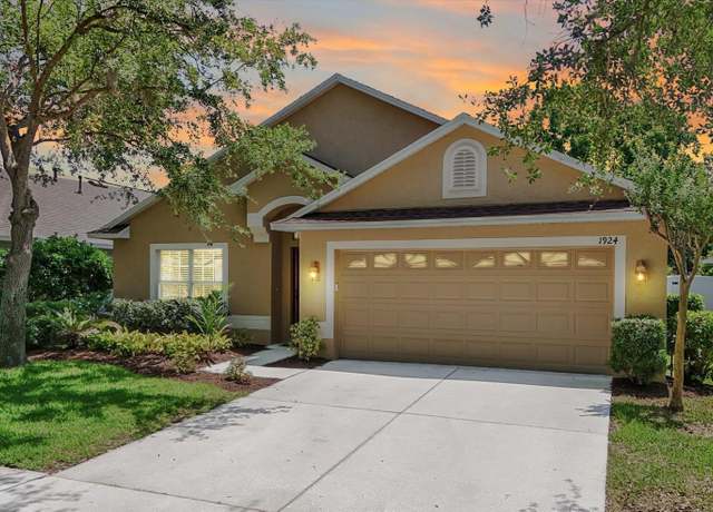 Property at 1924 Sean Wood Cir, Brandon, FL 33510, 4 beds, 2 baths