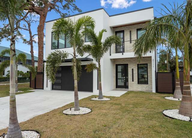 Property at 2111 Hawthorne St, Sarasota, FL 34239, 4 beds, 5 baths