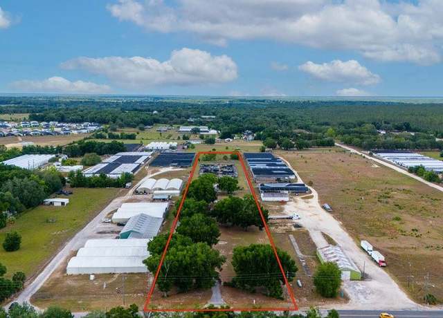 Property at 2103 W Kelly Park Rd, Apopka, FL 32712, 3 beds, 2.5 baths