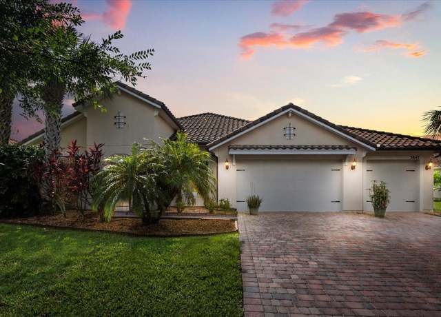 Property at 3847 Shoreside Dr, Kissimmee, FL 34746, 4 beds, 3 baths