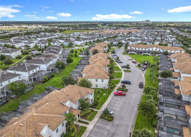 Property at 9053 Dogleg Dr, Davenport, FL 33896, 4 beds, 3 baths