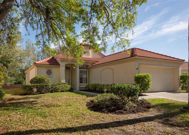 Property at 717 Lighthouse Dr, Tarpon Springs, FL 34689, 3 beds, 2 baths