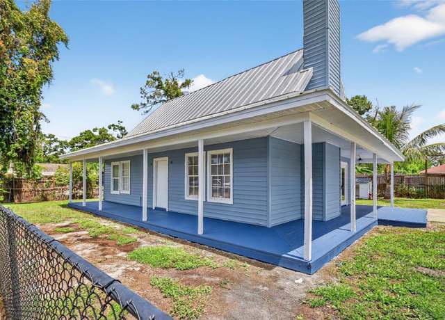 Property at 3320 19th Street Ct E, Bradenton, FL 34208, 3 beds, 2 baths