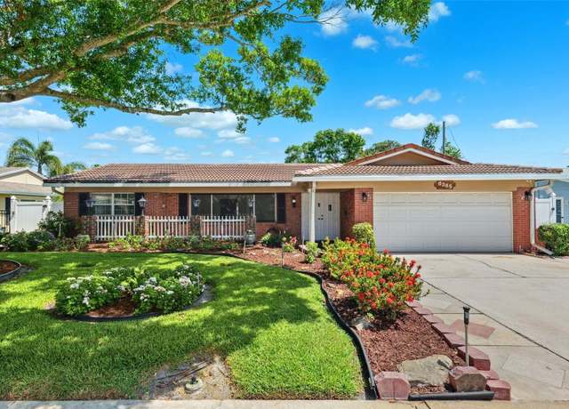Property at 6365 32nd Ave N, St Petersburg, FL 33710, 4 beds, 2 baths