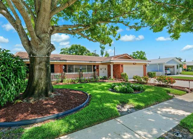 Property at 6365 32nd Ave N, St Petersburg, FL 33710, 4 beds, 2 baths