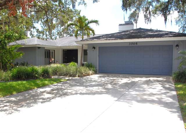 Property at 3005 Wilton Ln, Valrico, FL 33596, 4 beds, 2.5 baths