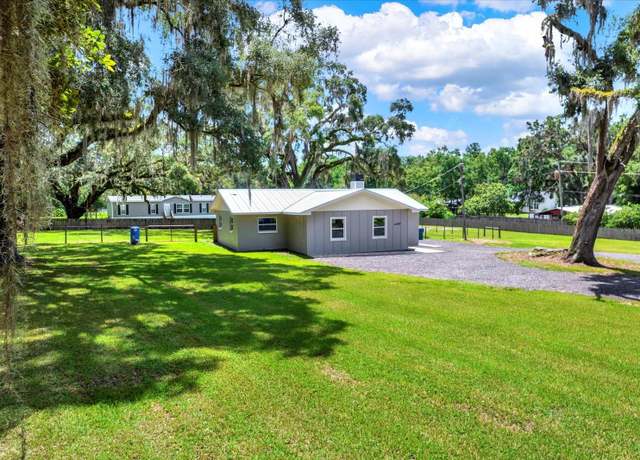 Property at 9448 Mcintyre Rd, Brooksville, FL 34601, 3 beds, 2 baths