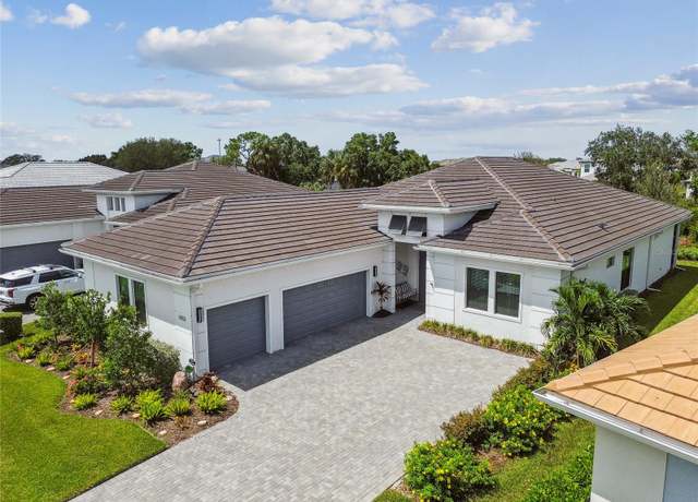Property at 4952 Surfside Cir, Bradenton, FL 34211, 3 beds, 3 baths