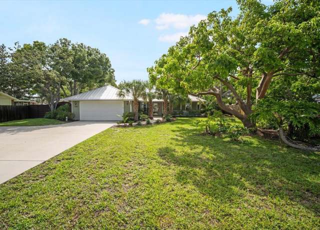 Property at 1207 71st St NW, Bradenton, FL 34209, 3 beds, 2 baths