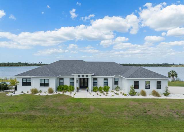 Property at 3409 Gulf City Rd, Ruskin, FL 33570, 4 beds, 3.5 baths