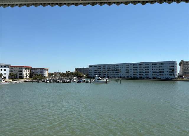 Property at 5940 30th Ave S #206, Gulfport, FL 33707, 1 bed, 1 bath