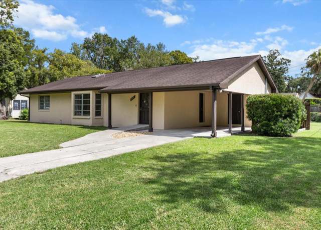 Property at 406 NE 9th St, Crystal River, FL 34428, 2 beds, 2.5 baths