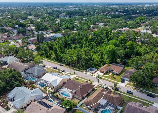 Property at 5613 Sweetwater Oak Dr, Sarasota, FL 34232, 3 beds, 2 baths