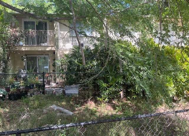 Property at 1015 SW 9th St Unit B22, Gainesville, FL 32601, 1 bed, 1 bath