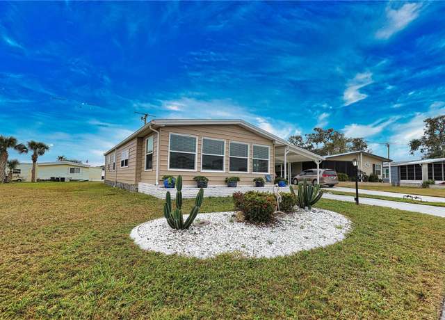 Property at 252 Hibisco Dr, North Port, FL 34287, 2 beds, 2 baths