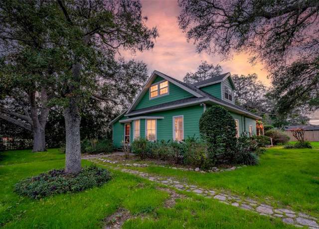 Property at 10350 54th Ave N, St Petersburg, FL 33708, 3 beds, 3 baths