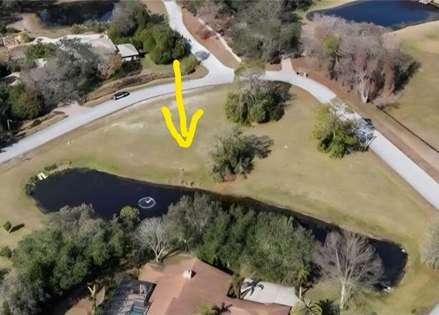 Property at 520 Austin Dr, Tarpon Springs, FL 34688
