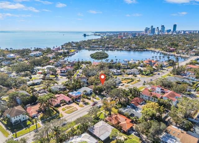 Property at 215 Snell Isle Blvd NE, St Petersburg, FL 33704, 2 beds, 2 baths