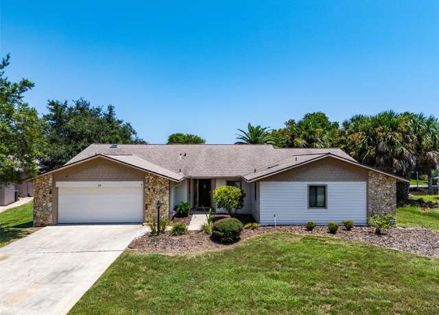 Property at 20 Chippeway Ct, Palm Coast, FL 32137, 4 beds, 2 baths