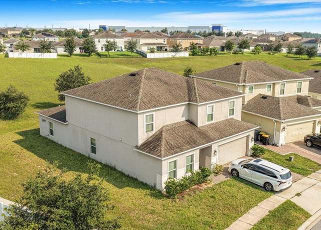 Property at 804 Montgomery Way, Davenport, FL 33897, 6 beds, 4.5 baths