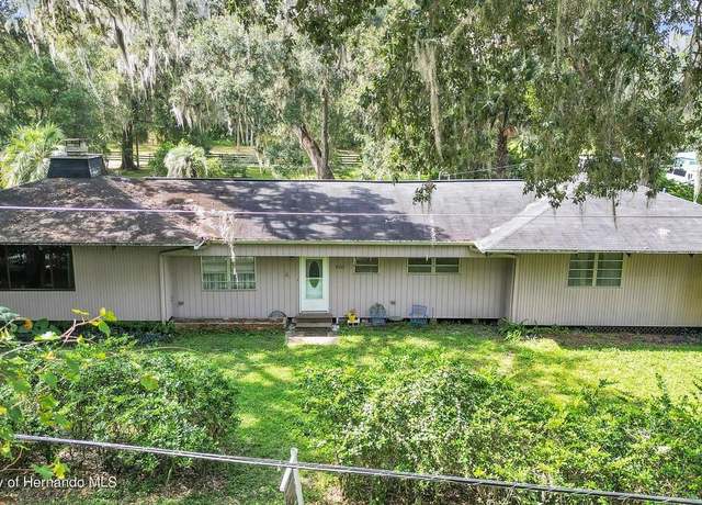 Property at 3230 CR 421, Lake Panasoffkee, FL 33538, 4 beds, 2 baths