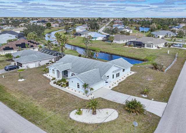 Property at 142 Broadmoor Ln, Rotonda West, FL 33947, 4 beds, 2 baths