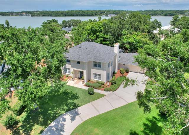 Property at 1218 Lake Point Ter, Lakeland, FL 33813, 4 beds, 2.5 baths