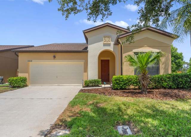 Property at 1023 Hermosa Way, Kissimmee, FL 34744, 4 beds, 3 baths