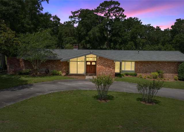 Property at 1852 NE 39th Ct, Ocala, FL 34470, 3 beds, 2 baths